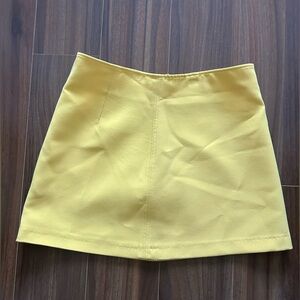 ❤️ 3/$25 Zara Yellow Mini Skirt